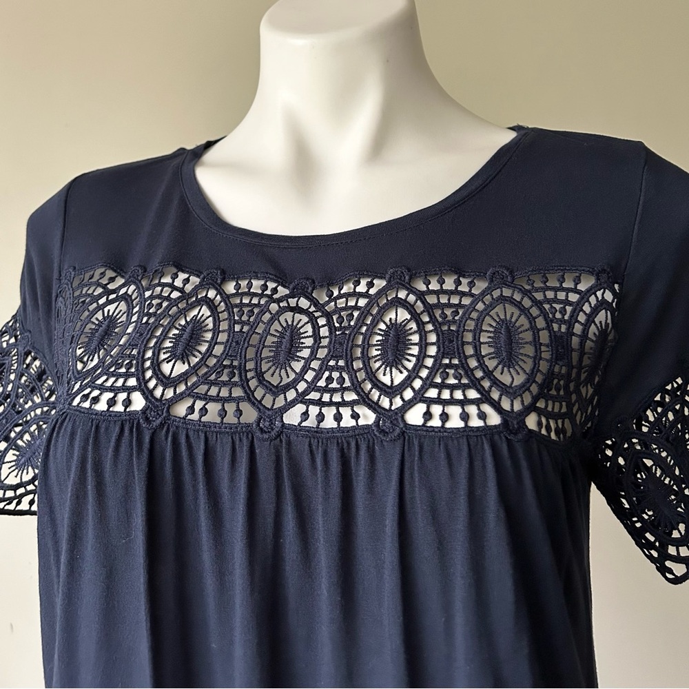 🌼 LOFT Crochet Lace Trim Top in Navy, XS